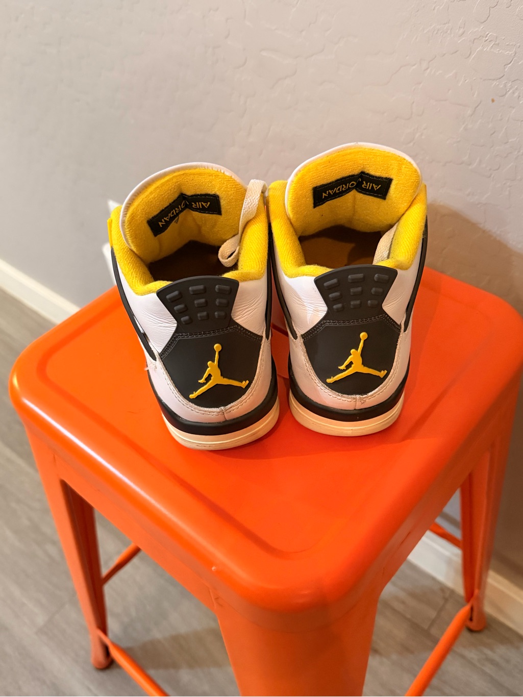 Jordan 4 White Black  Yellow